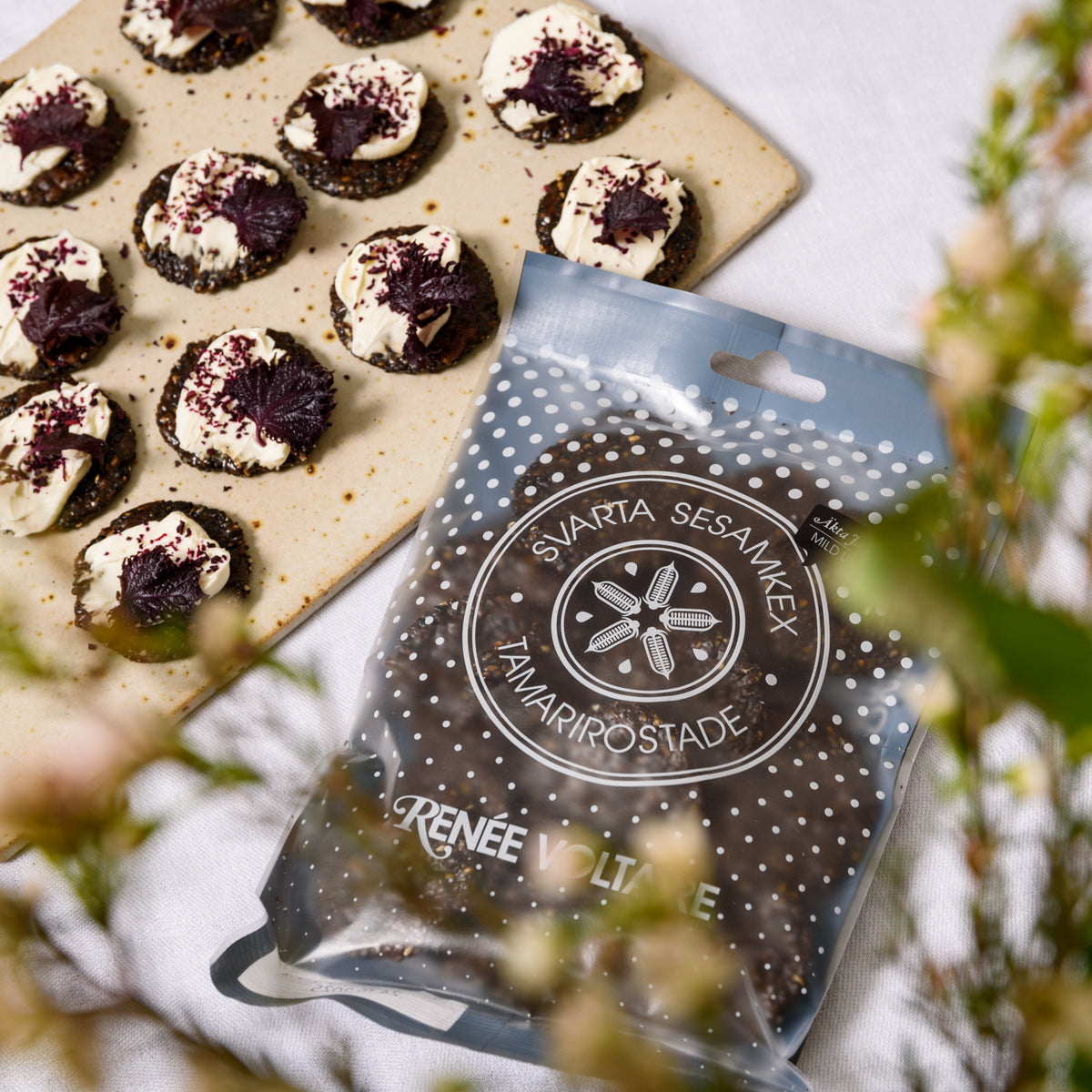 Black Sesame Biscuits – Tamari Roasted