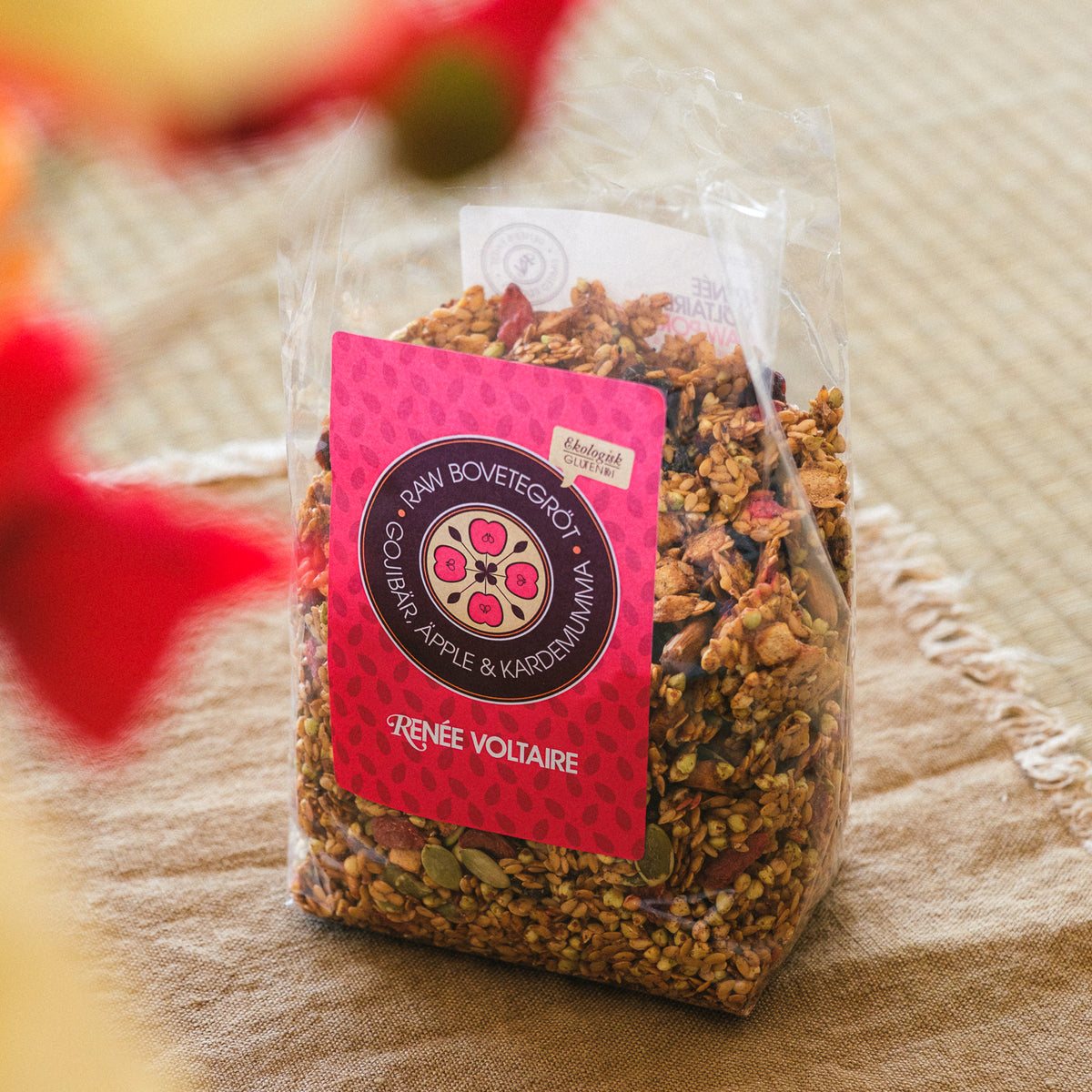 Raw Buckwheat Porridge – Goji Berries, Apple & Cardamom